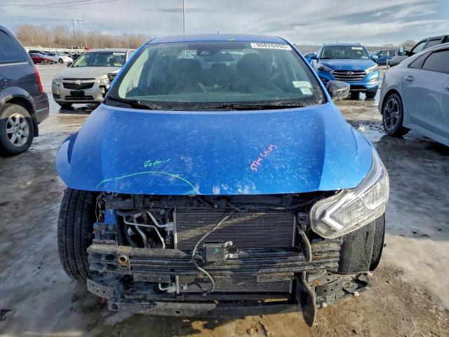 Nissan Versa S Image 10