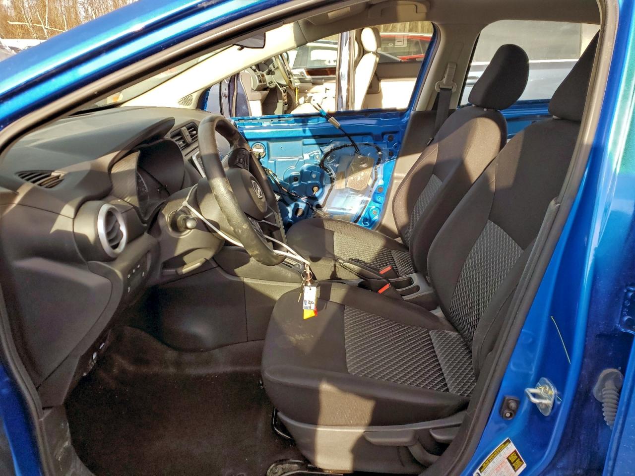 Nissan Versa S Image 6