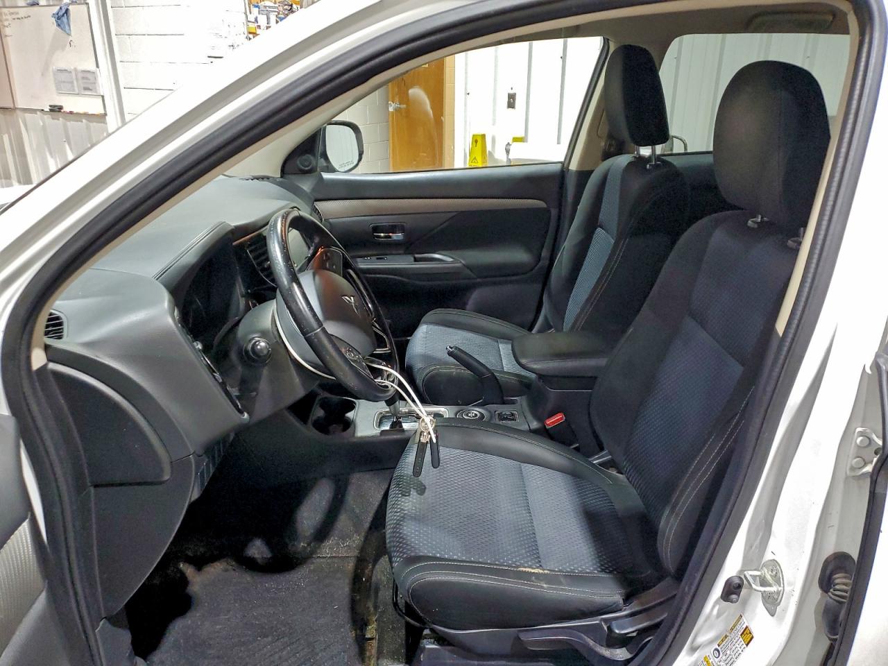 Mitsubishi Outlander Se Image 3