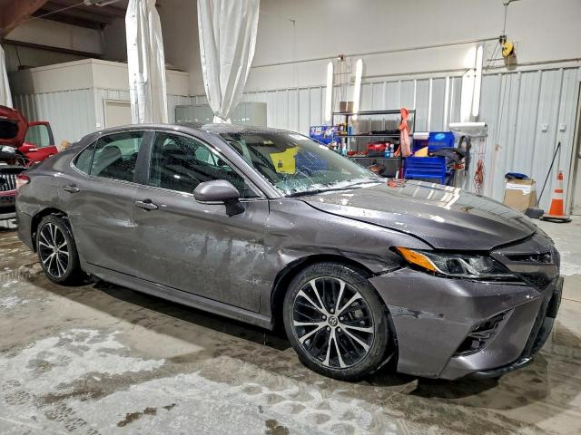 Toyota Camry Se Image 2