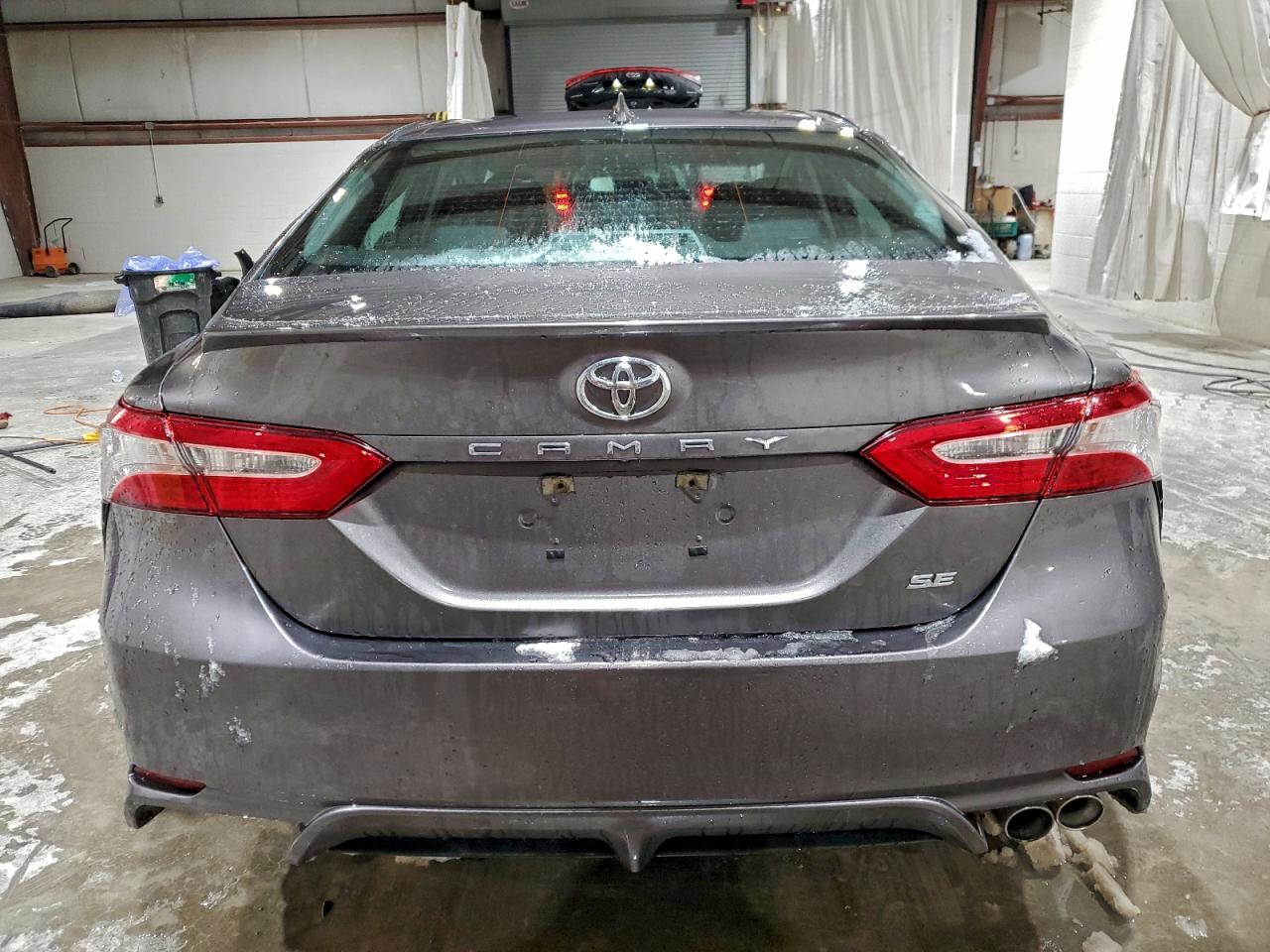 Toyota Camry Se Image 3