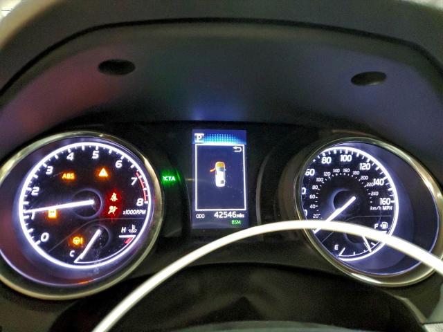 Toyota Camry Se Image 10