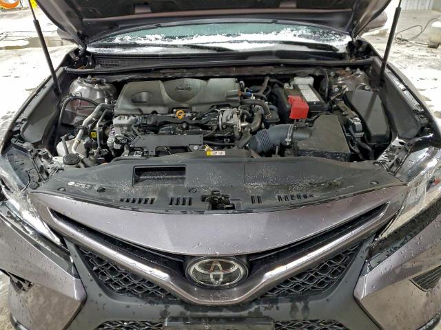 Toyota Camry Se Image 9