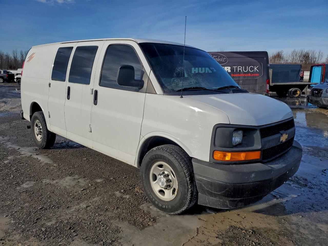 Chevrolet Express Image 5