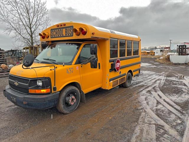 Chevrolet Express Image 2