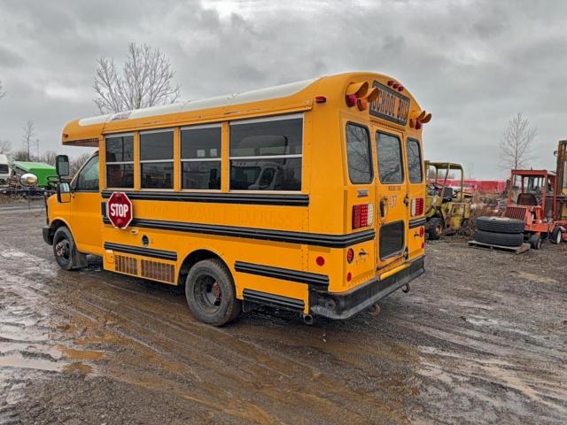 Chevrolet Express Image 3