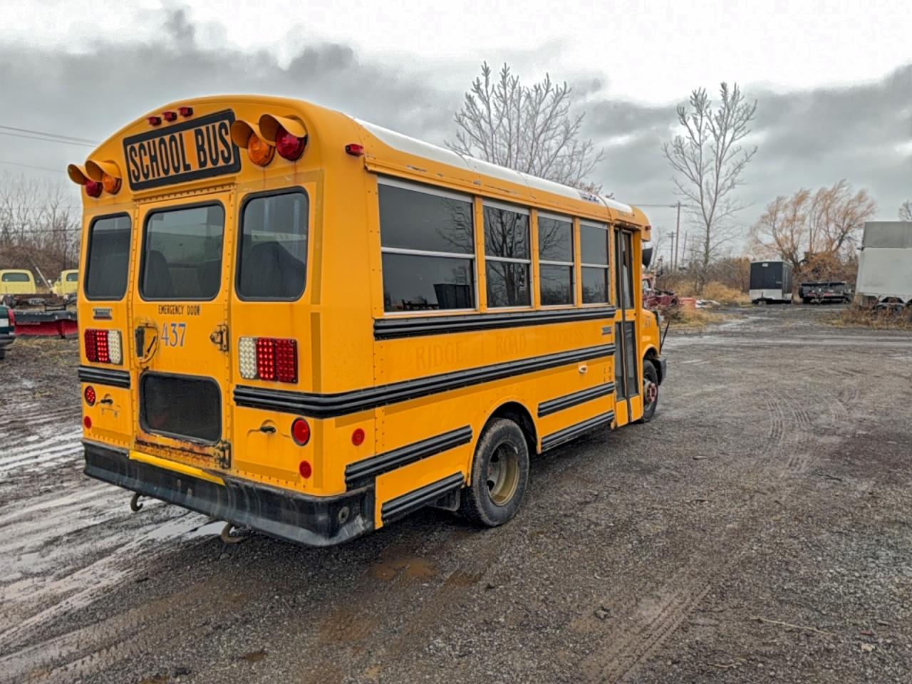 Chevrolet Express Image 8