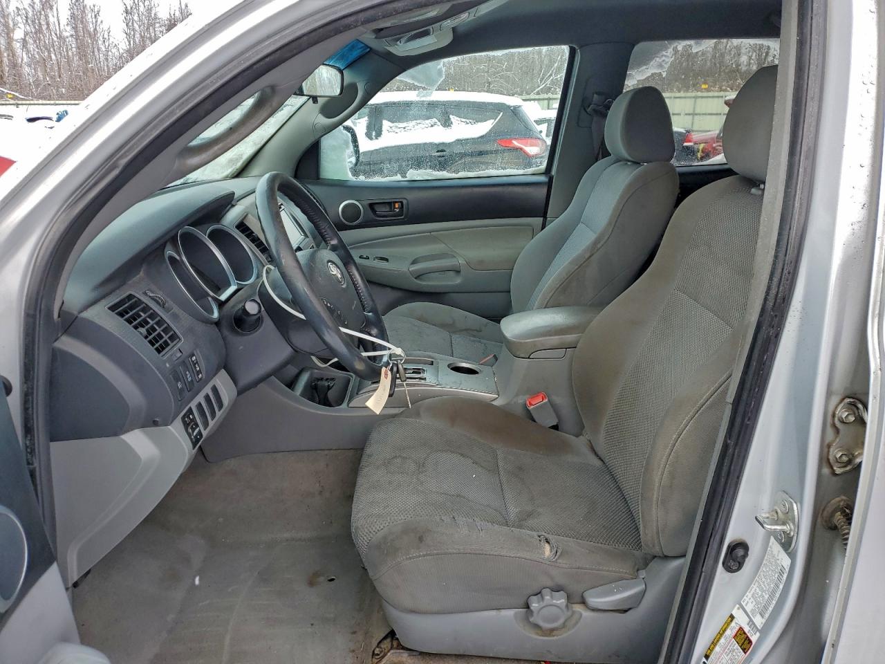 Toyota Tacoma Double Cab Image 3