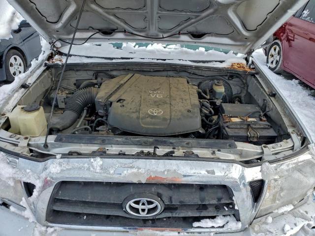 Toyota Tacoma Double Cab Image 10