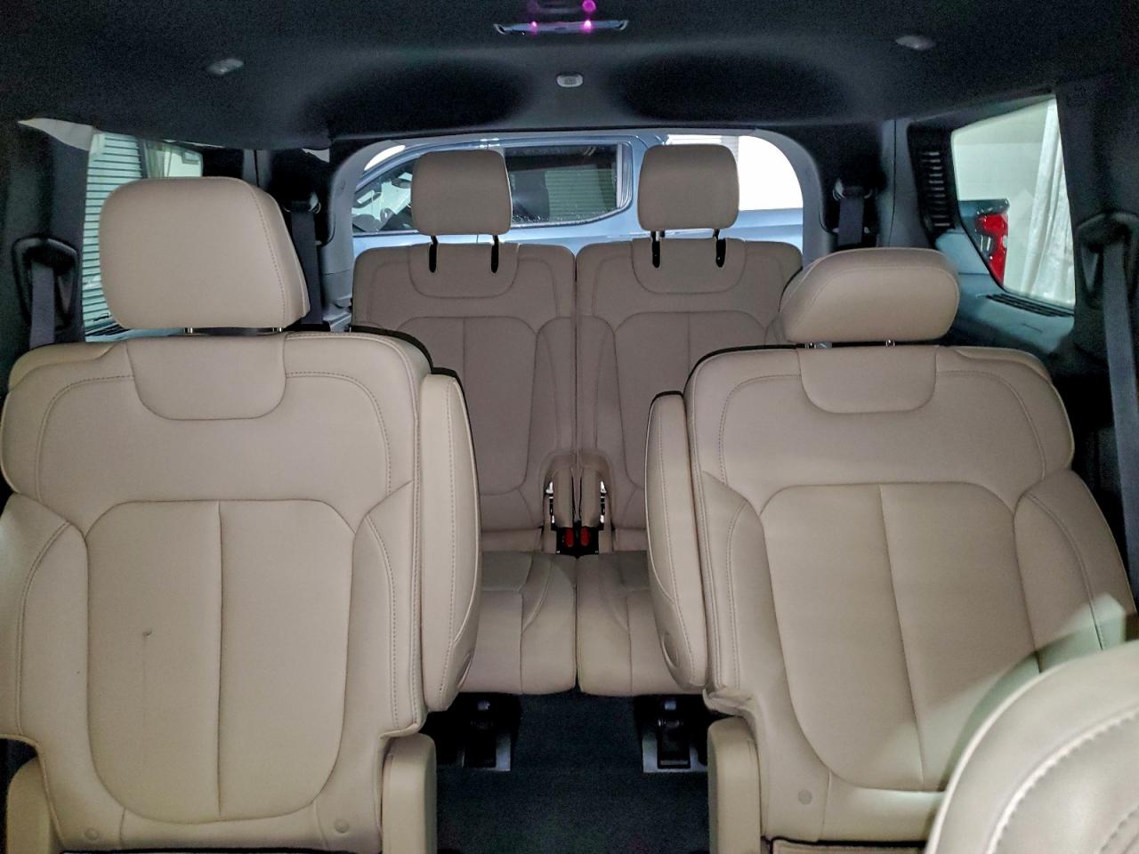 Jeep Grand Cherokee L Limited Image 11