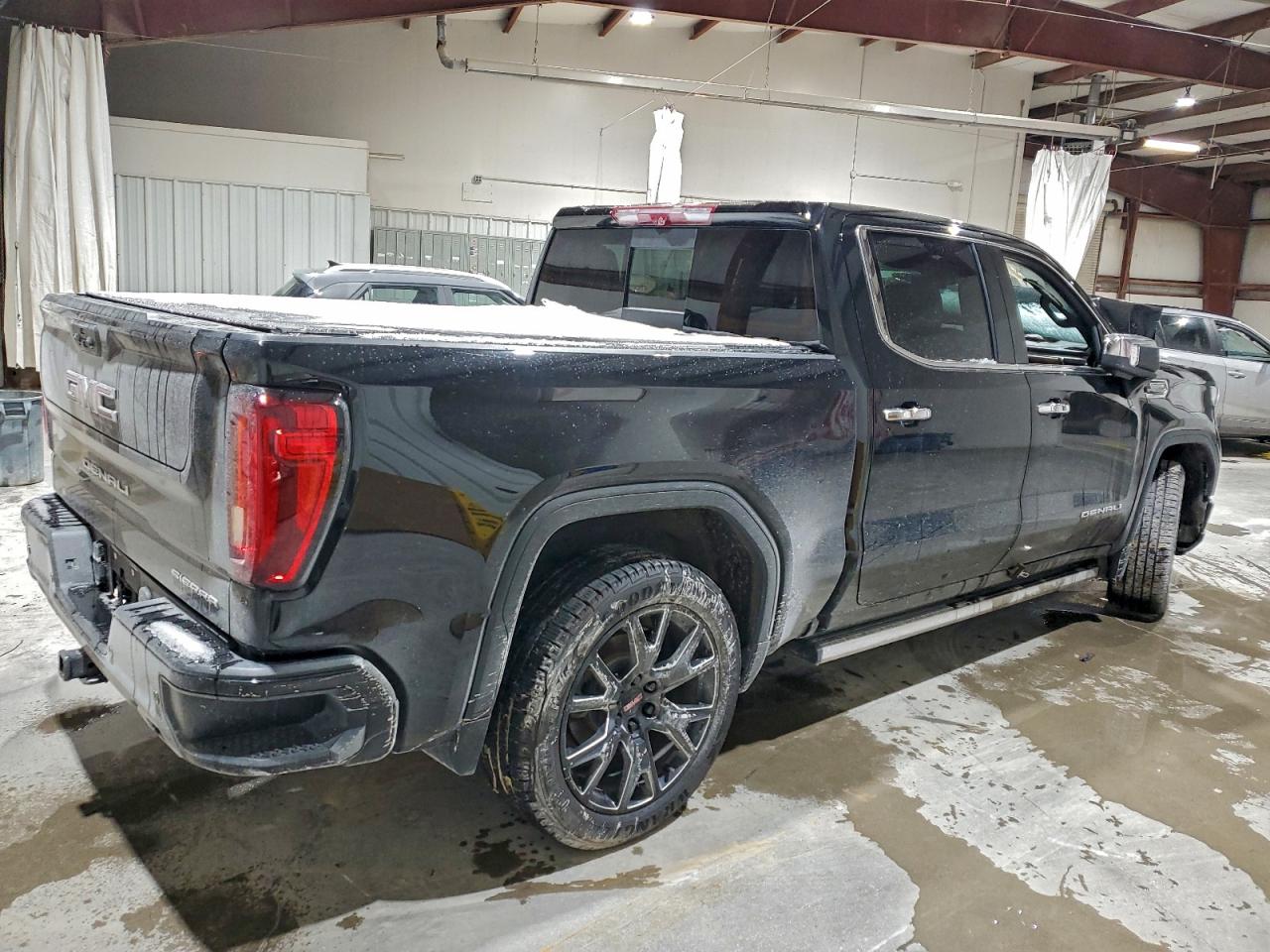 GMC Sierra K1500 Denali Image 10