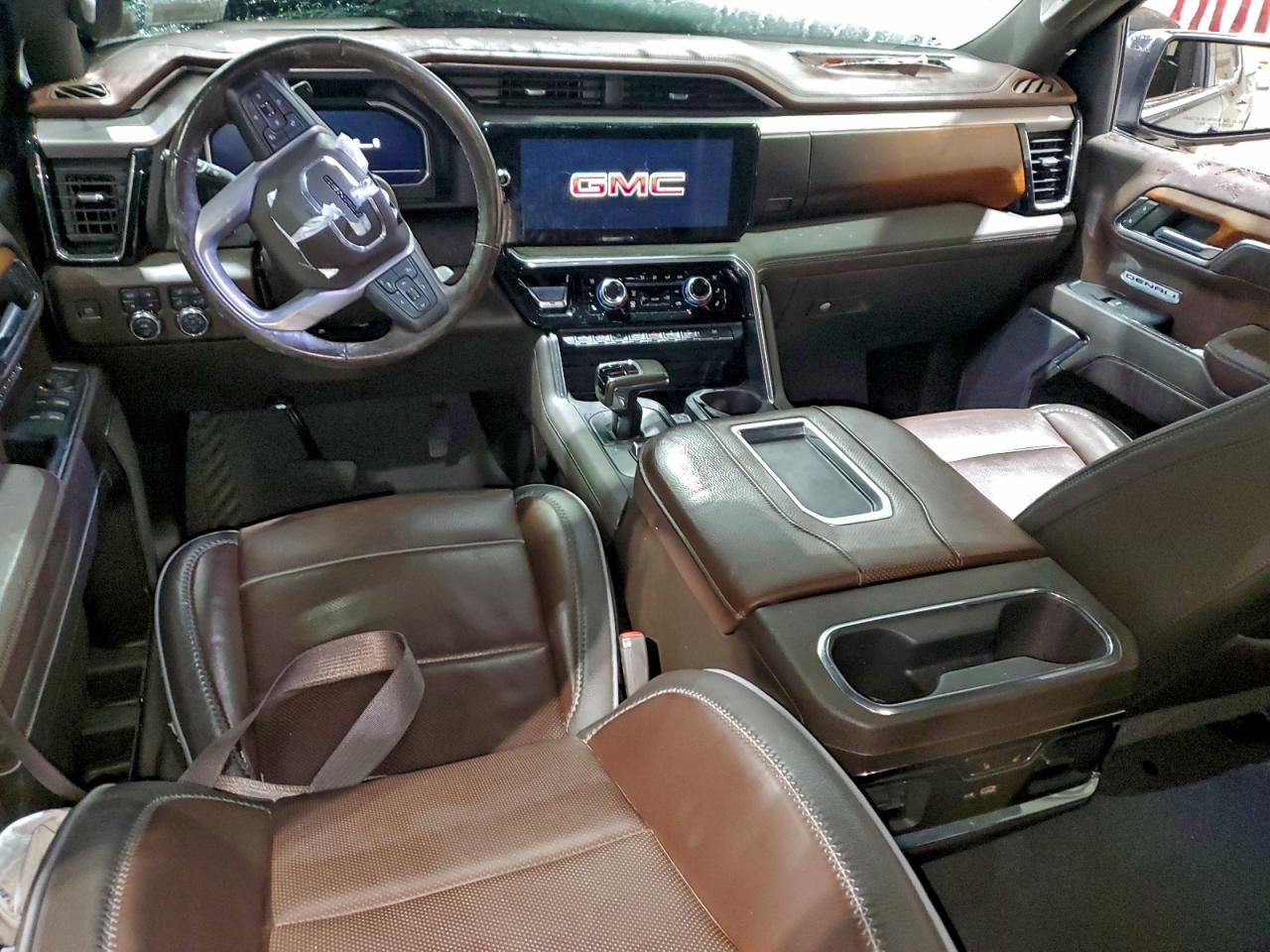 GMC Sierra K1500 Denali Image 8