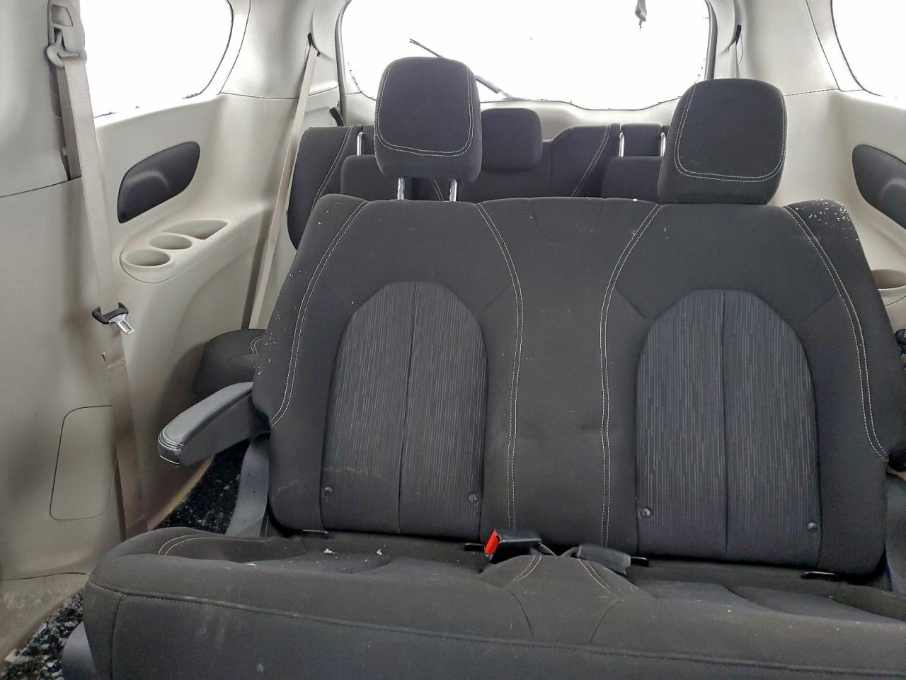 Chrysler Minivan L Image 12