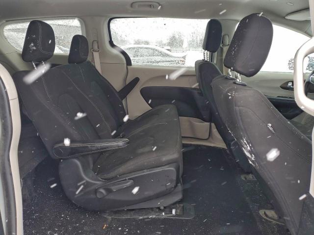 Chrysler Minivan L Image 6