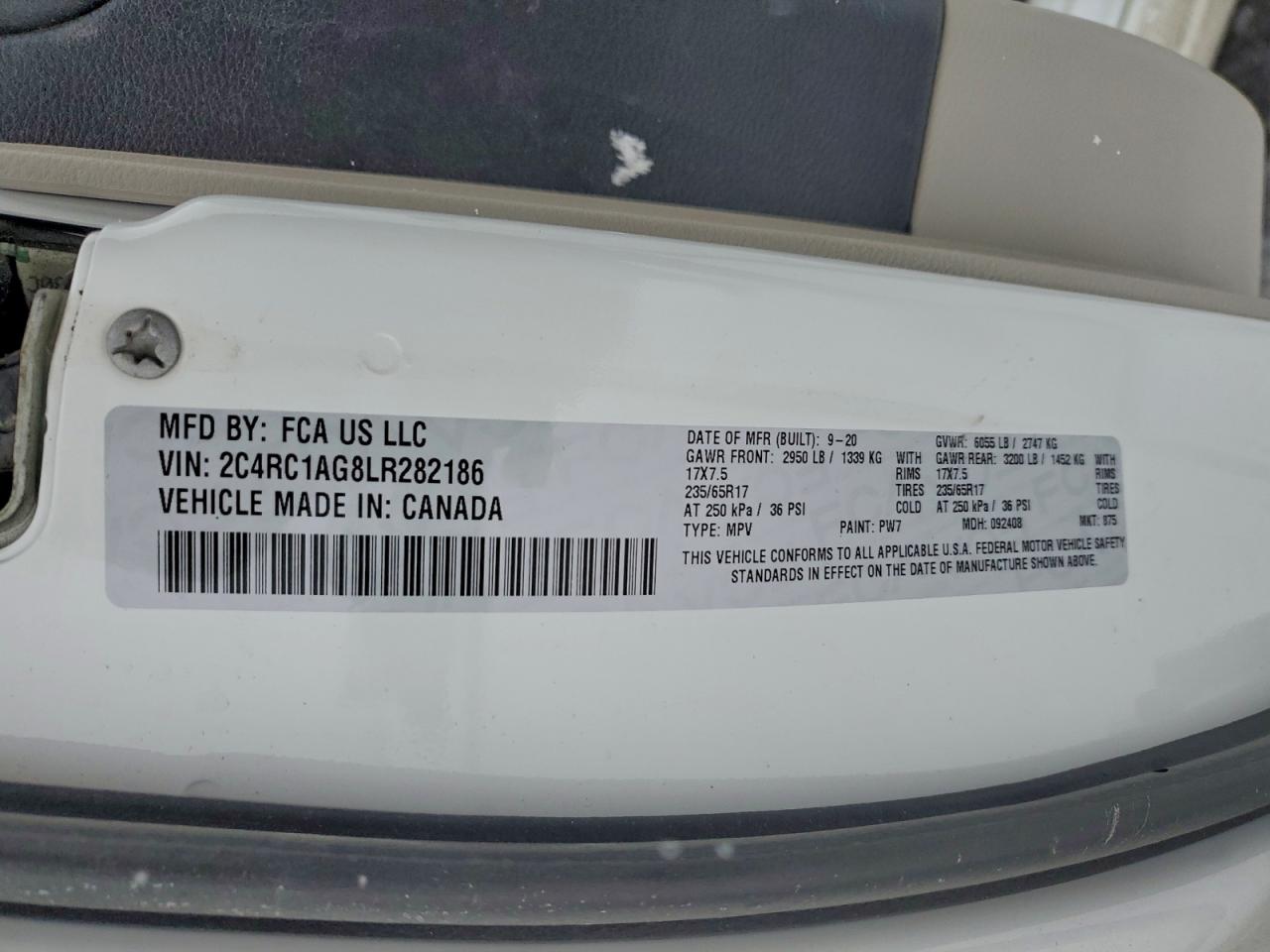 Chrysler Minivan L Image 7