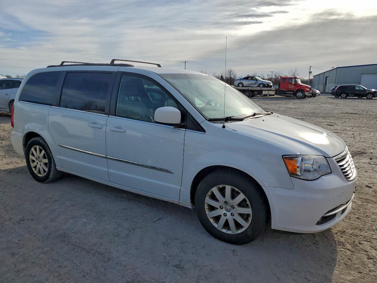 Chrysler Minivan Touring Image 2