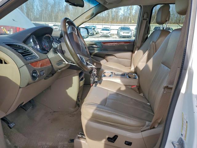 Chrysler Minivan Touring Image 3