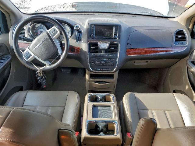 Chrysler Minivan Touring Image 13