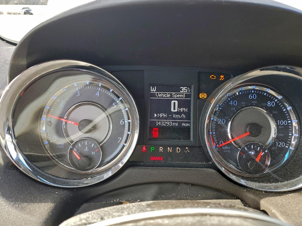 Chrysler Minivan Touring Image 12