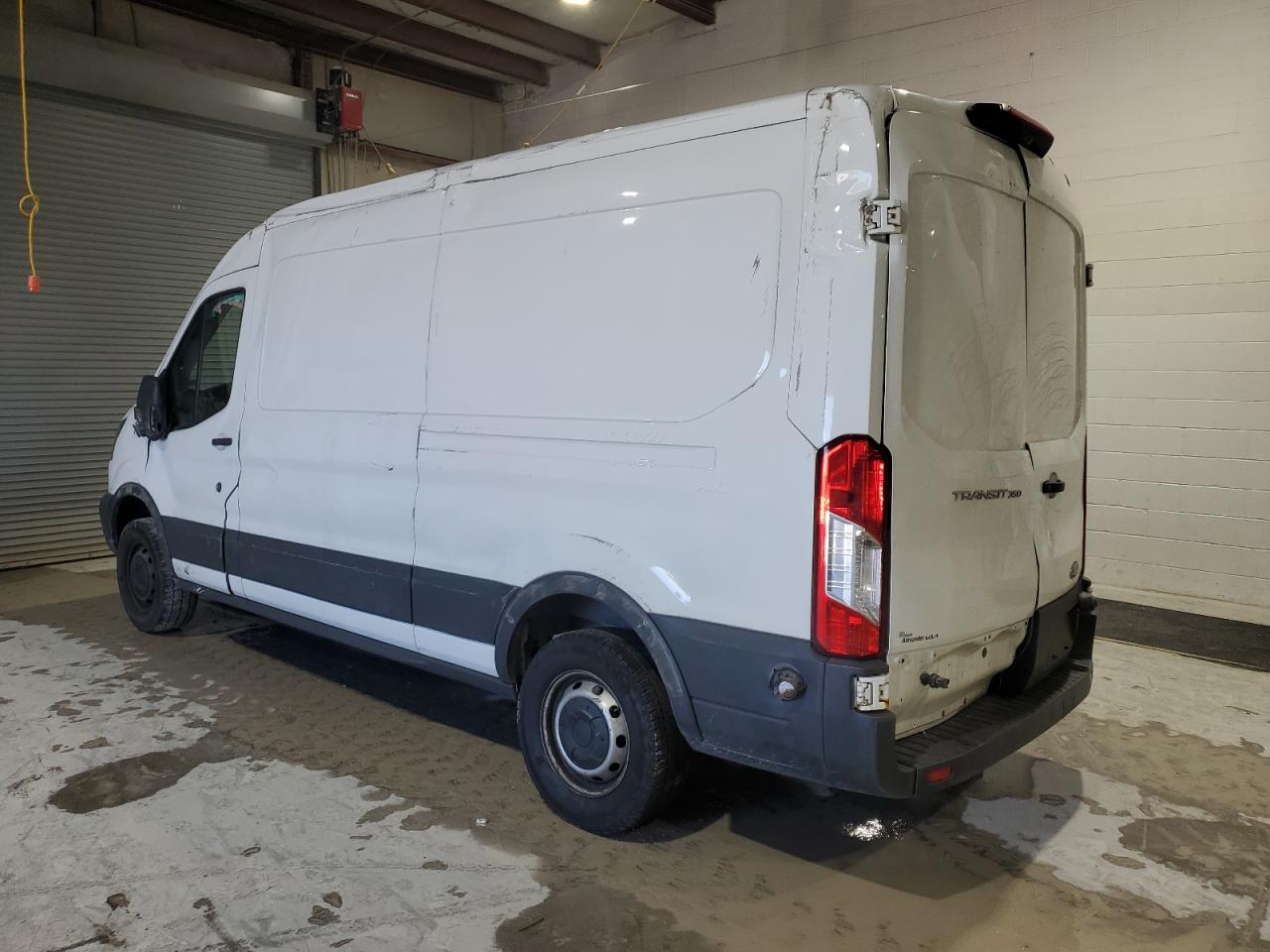 Ford Transit T-350 Image 3