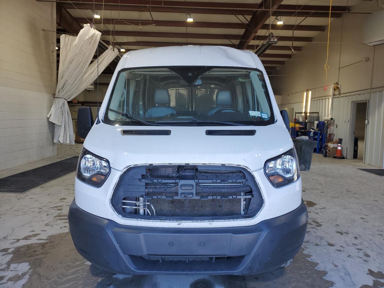 Ford Transit T-350 Image 8