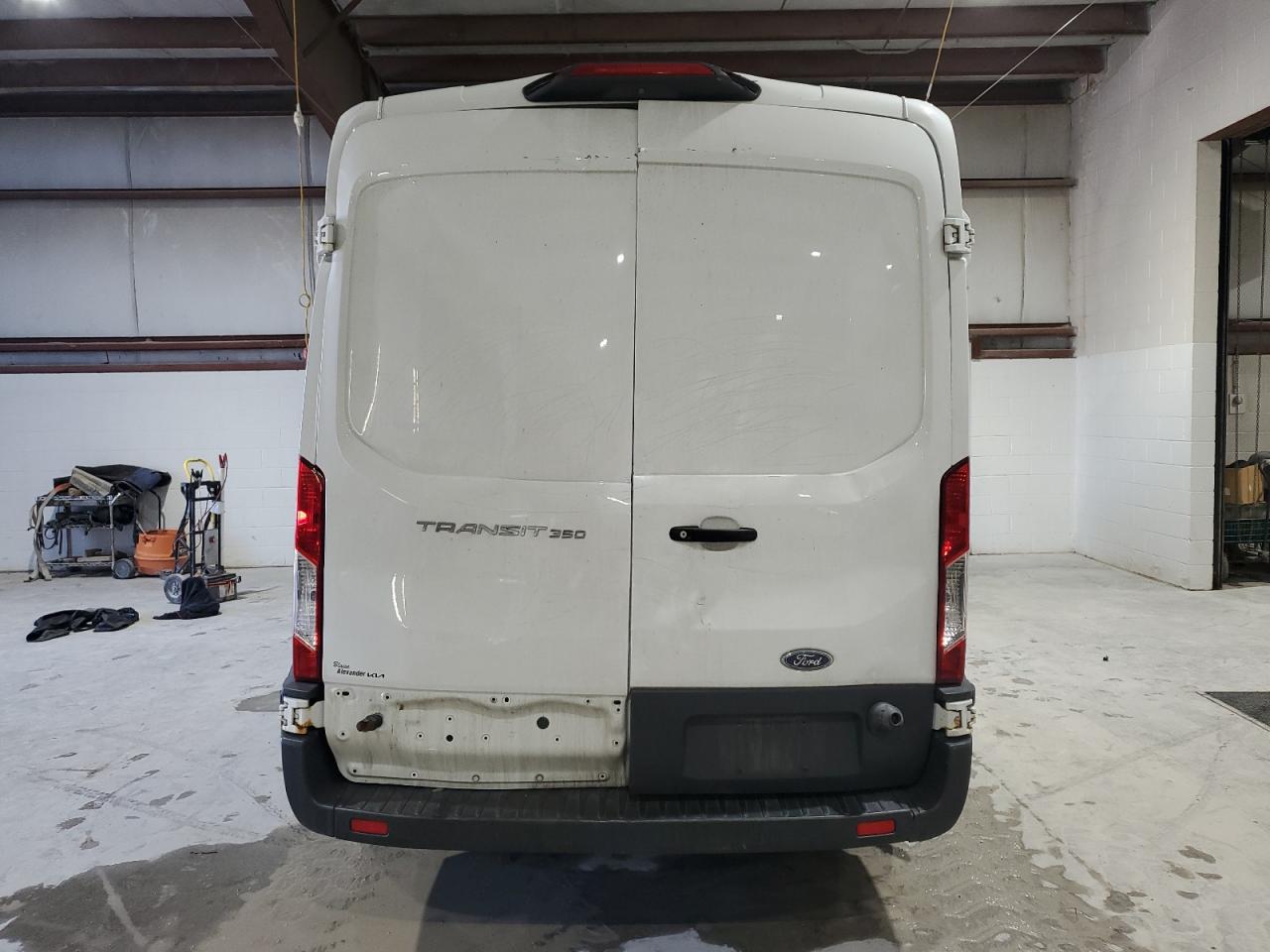 Ford Transit T-350 Image 4