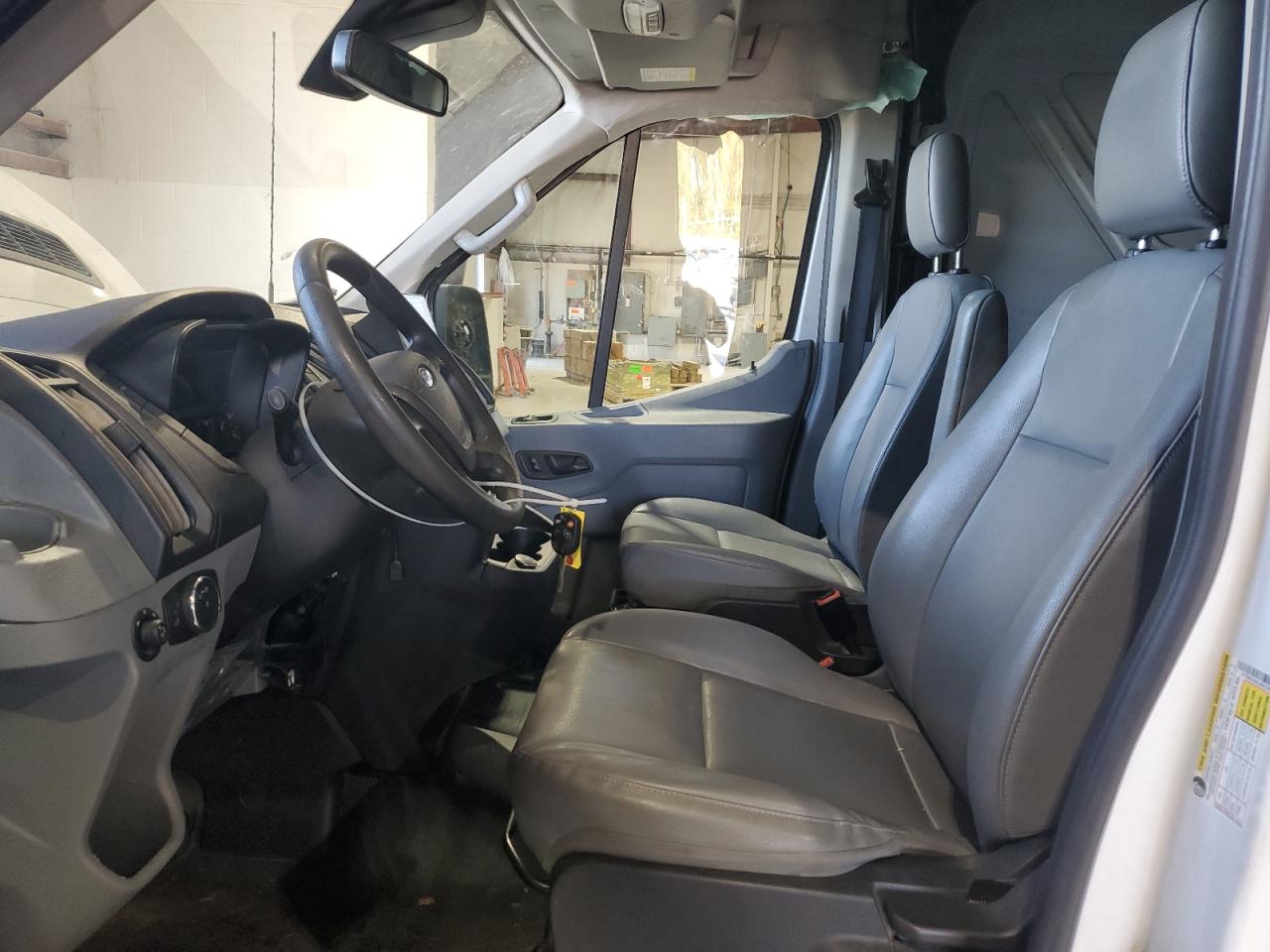 Ford Transit T-350 Image 5