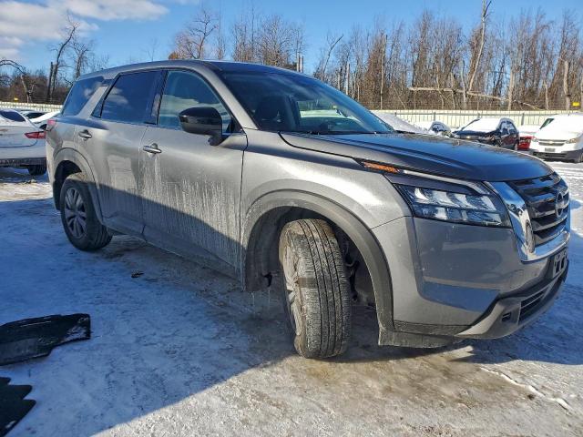 Nissan Pathfinder S Image 4