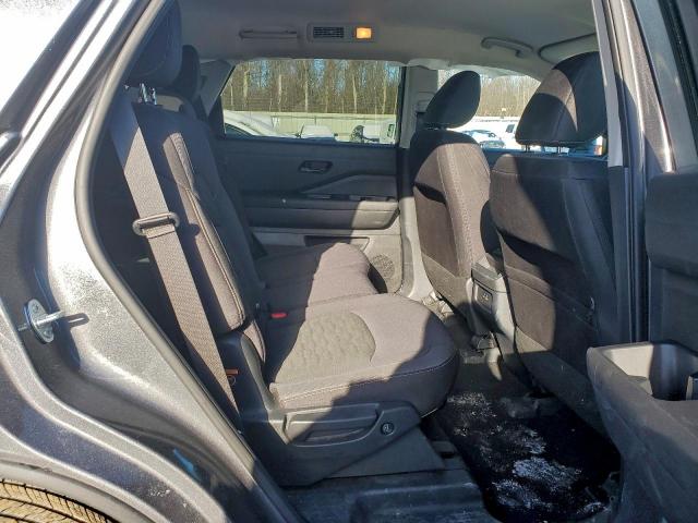 Nissan Pathfinder S Image 7