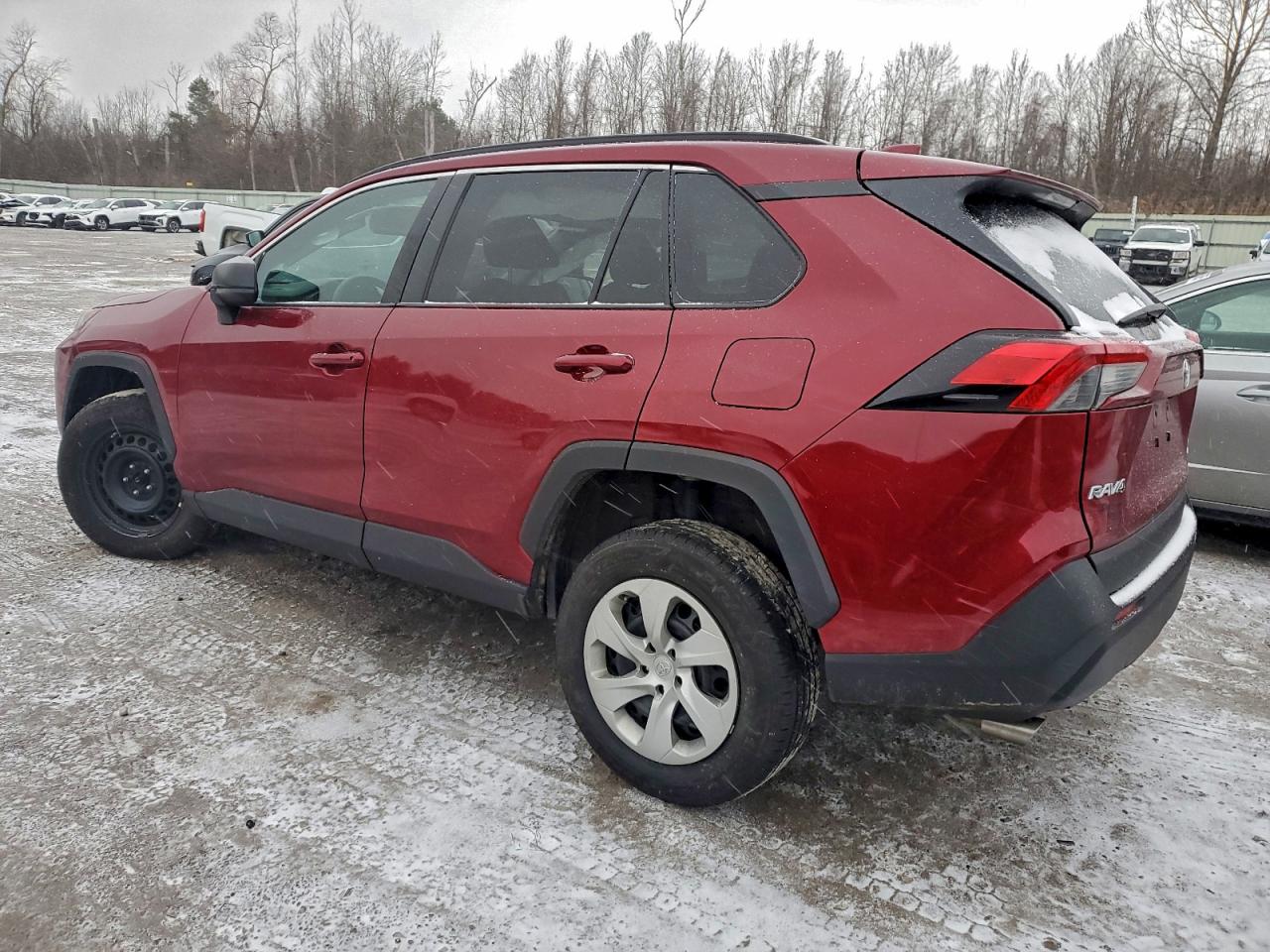 Toyota RAV4 Le Image 2