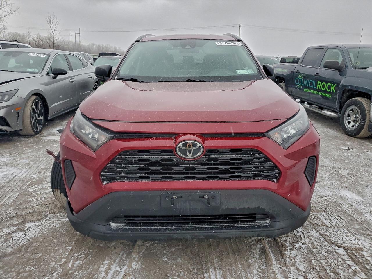 Toyota RAV4 Le Image 8