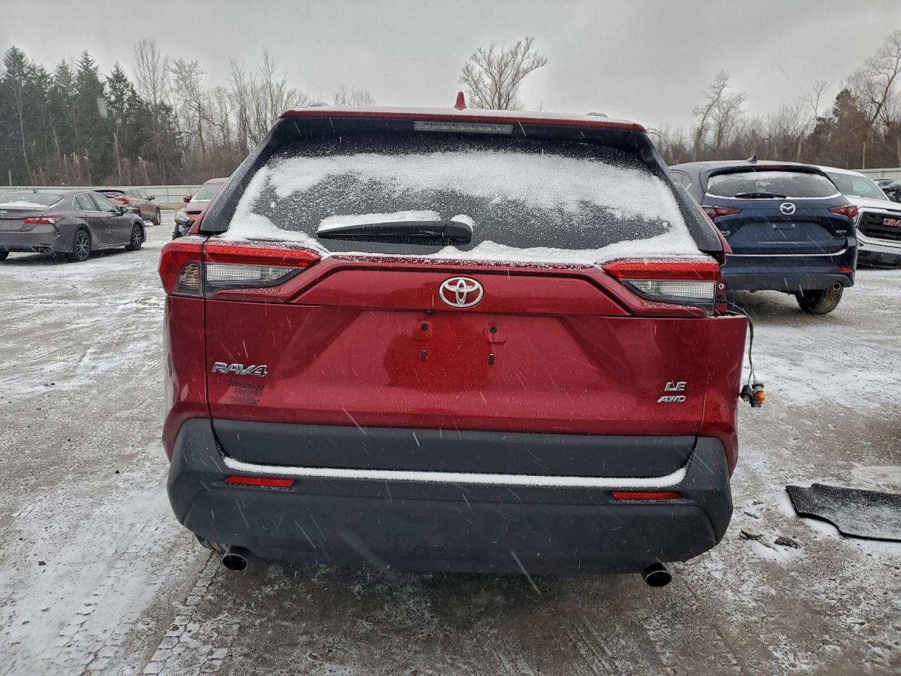 Toyota RAV4 Le Image 11