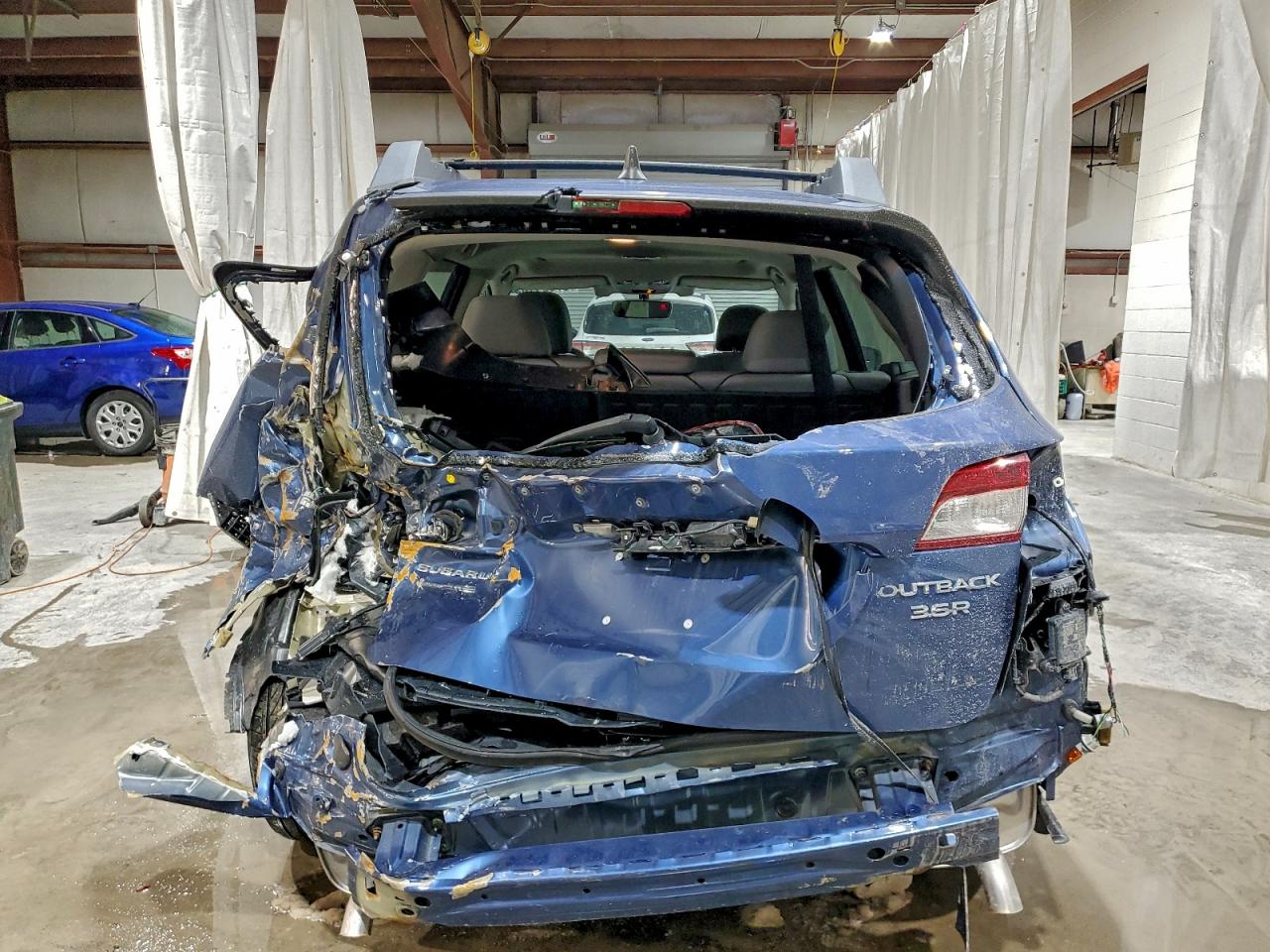 Subaru Outback 3.6r Limited Image 10