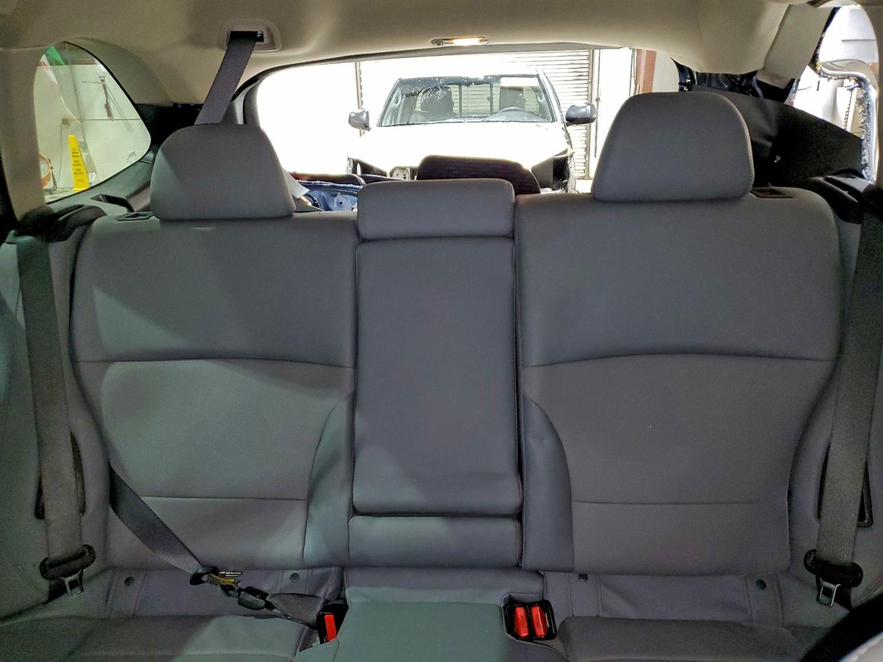 Subaru Outback 3.6r Limited Image 6