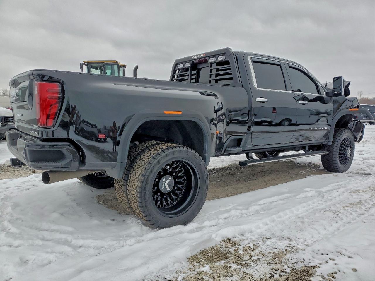 GMC Sierra K3500 Denali Ultimate Image 2