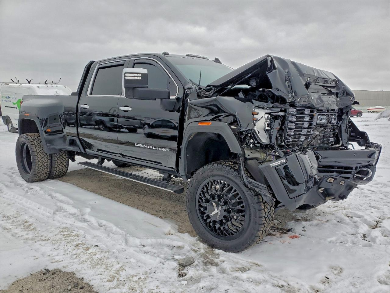 GMC Sierra K3500 Denali Ultimate Image 3