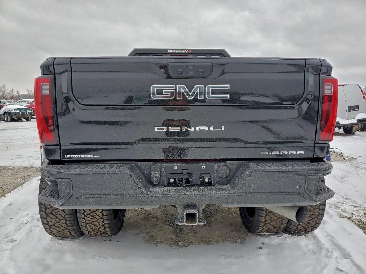 GMC Sierra K3500 Denali Ultimate Image 6