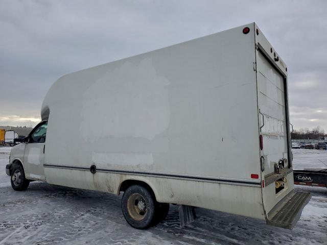 Chevrolet Express Image 2