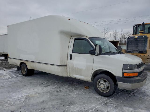 Chevrolet Express Image 5