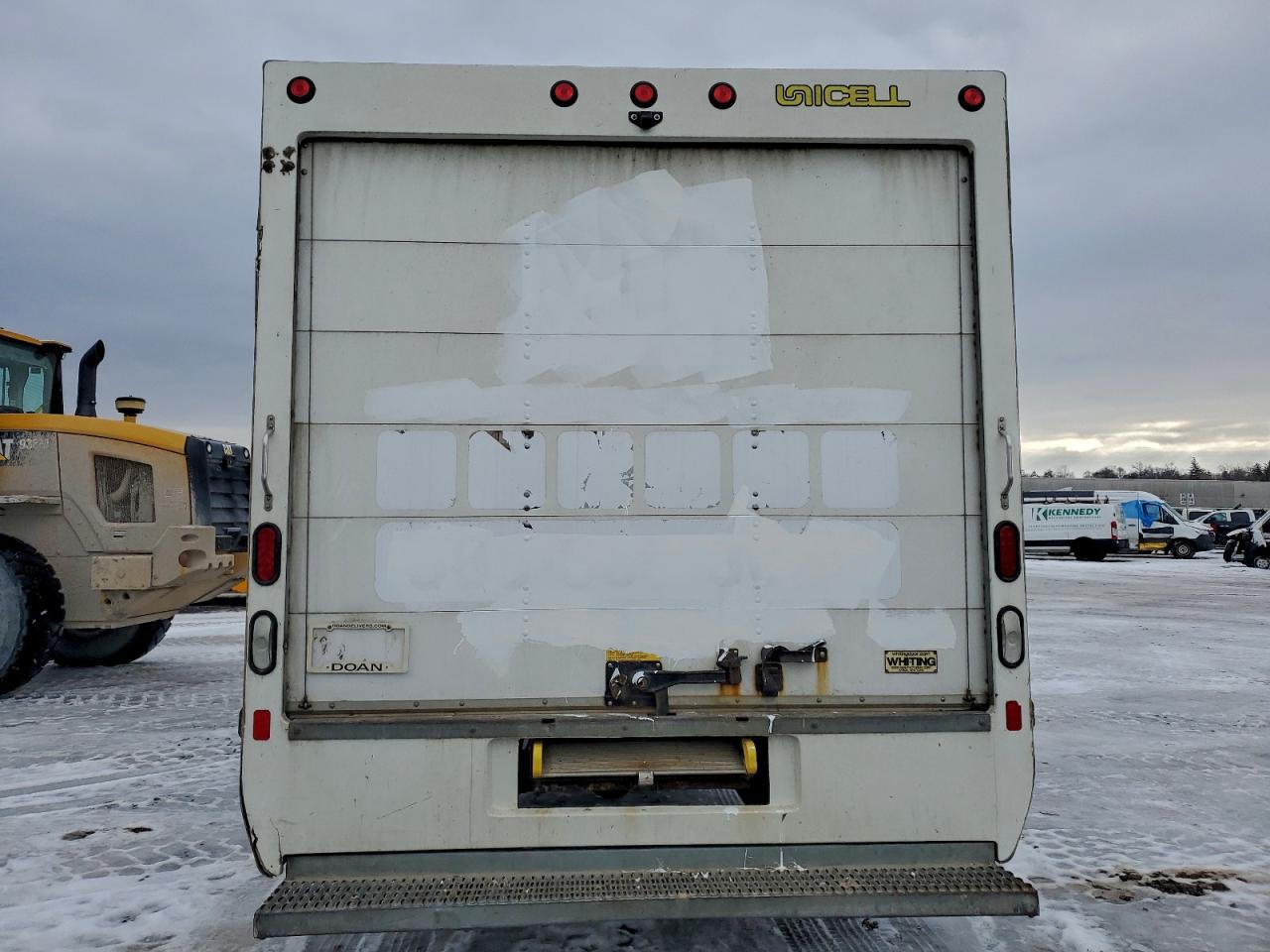 Chevrolet Express Image 11