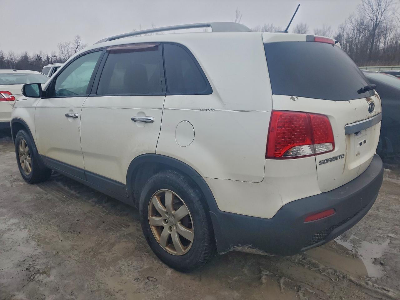 Kia Sorento Base Image 6