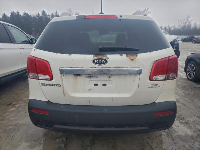 Kia Sorento Base Image 3