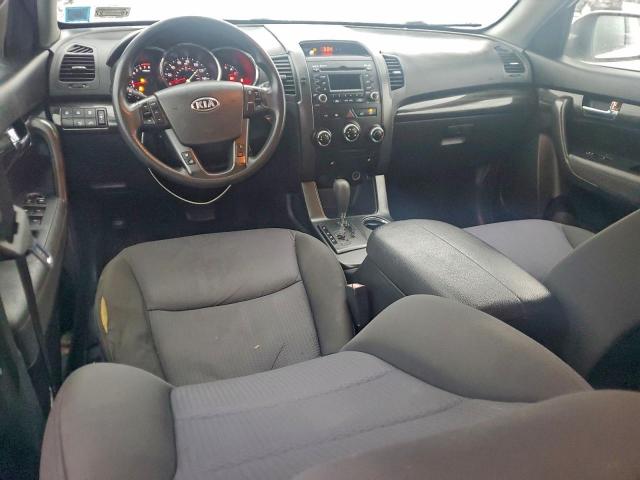 Kia Sorento Base Image 8