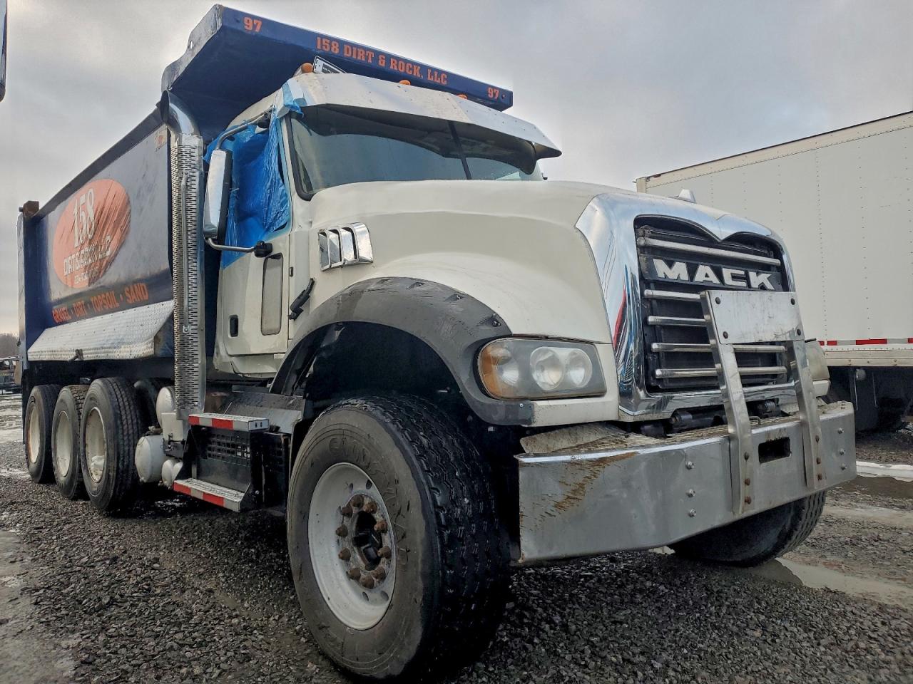 Mack Granite Image 1