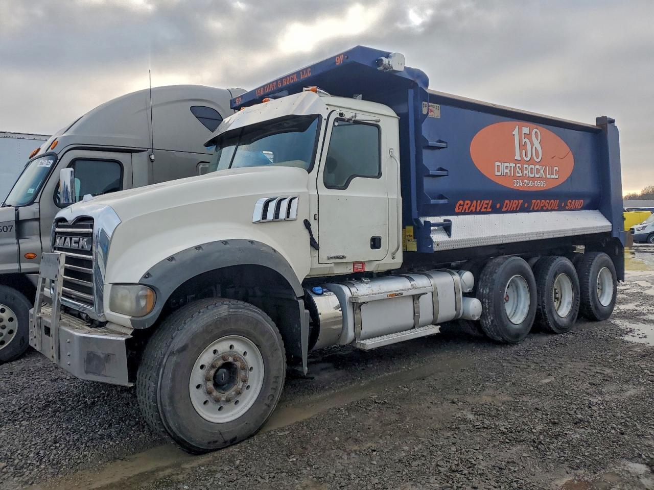 Mack Granite Image 8