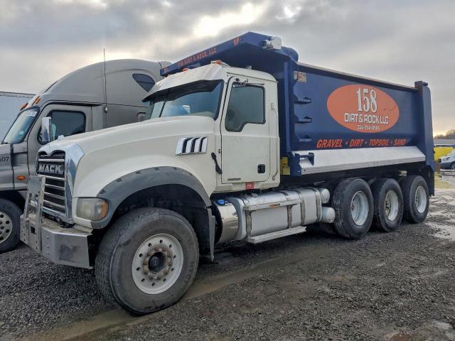 Mack Granite Image 8