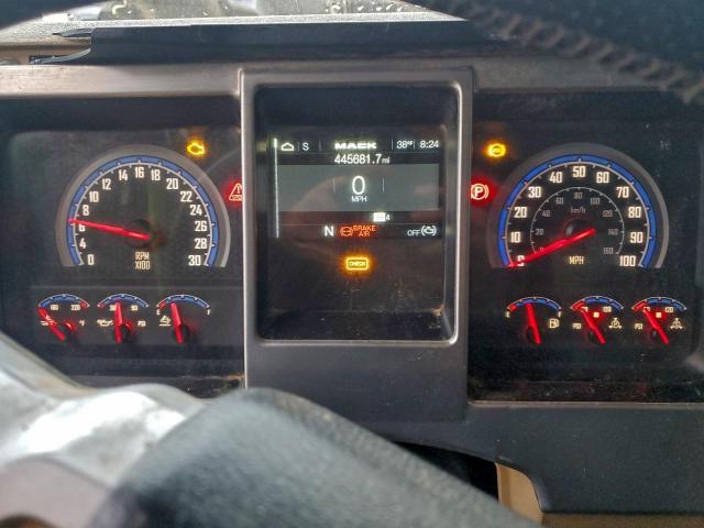 Mack Granite Image 4