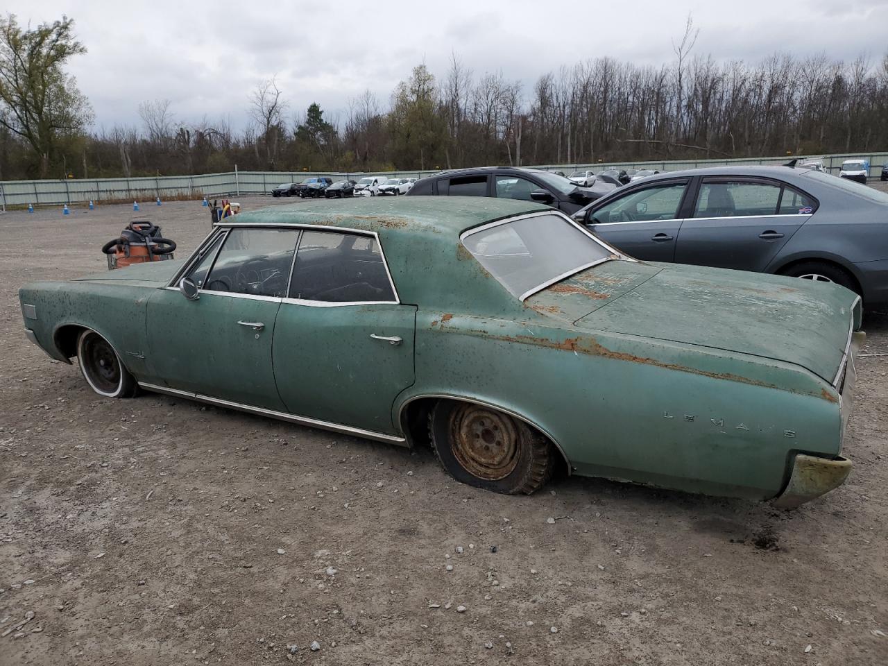 Pontiac Lemans Image 2