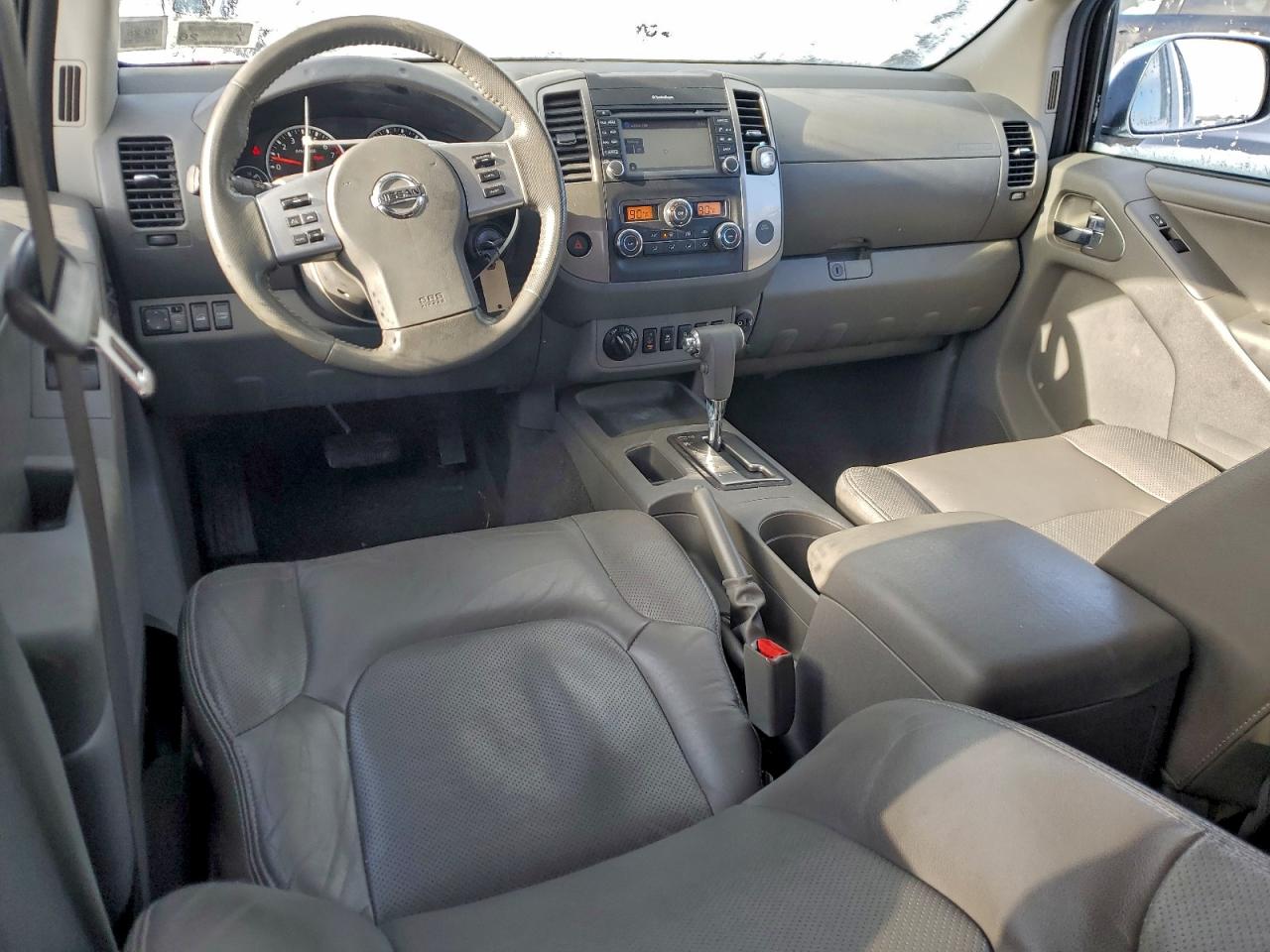 Nissan Frontier S Image 2