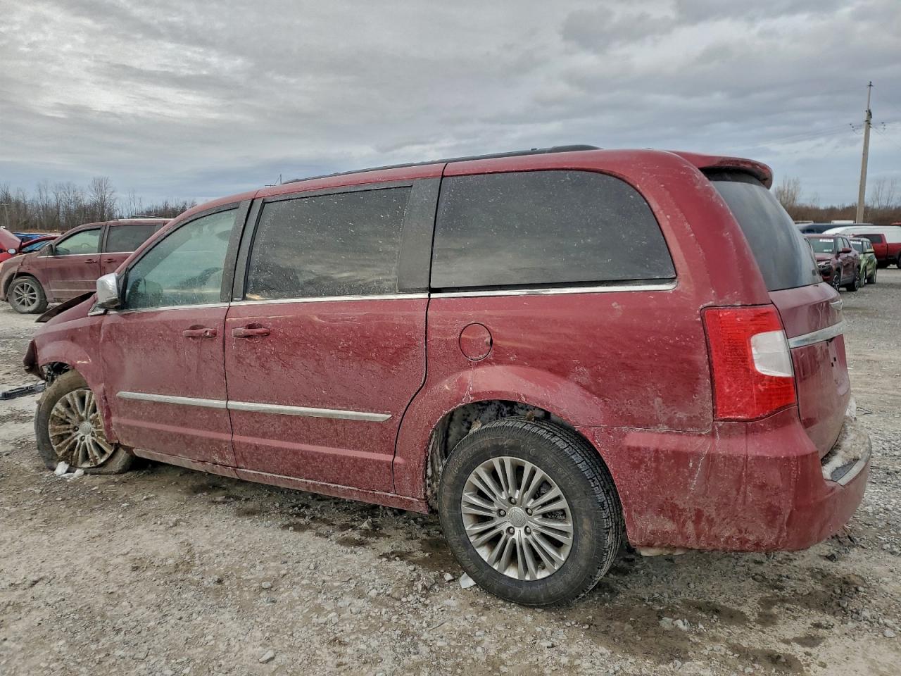 Chrysler Minivan Touring L Image 4